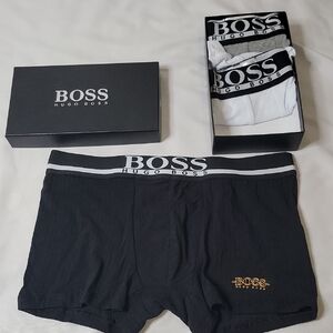 Hugo Boss Men's Black and White Boxer Briefs Set